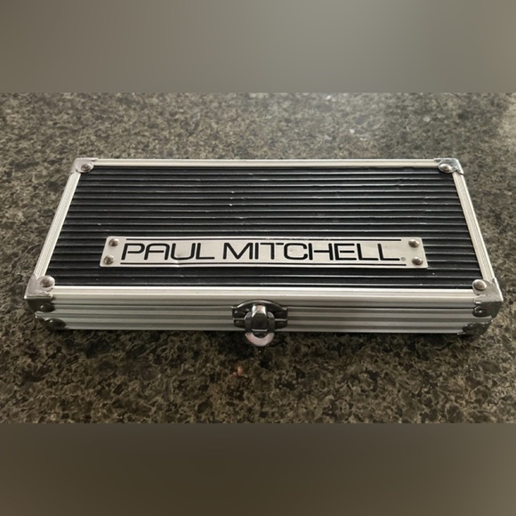 Paul Mitchell Other - Paul Mitchell Shears Set, includes thinning shears and case